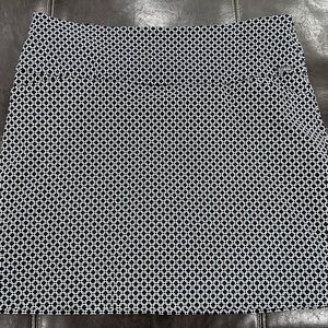 Ladies S.C. & Co.  360° Tummy Control Black/White Patterned Skort size XXL